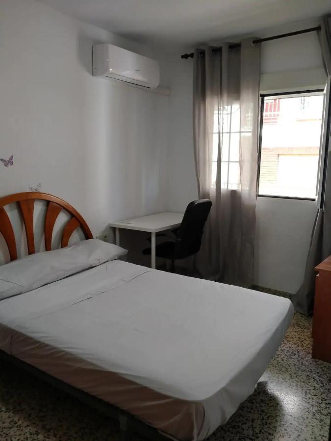 Apartamento 3 Dormitorios Frente A Hospital De Traumatologia Granada Exterior foto
